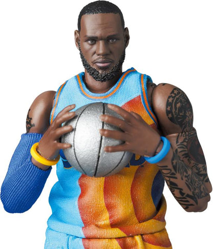 Pedido Figura LeBron James - Space Jam: A New Legacy - MAFEX marca Medicom Toy No.197 escala pequeña 1/12