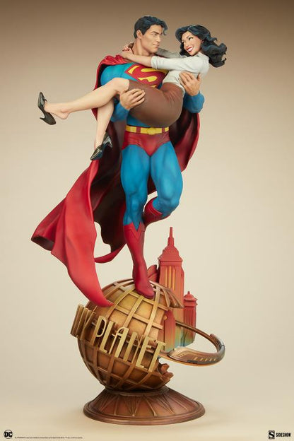 Pedido Estatua Superman & Lois Lane Diorama - DC Comics marca Sideshow Collectibles (55 cm)