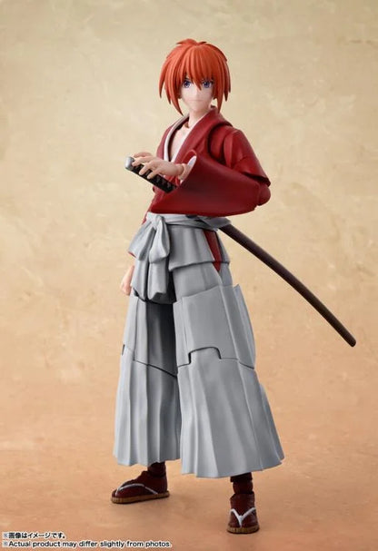 Preventa Figura Kenshin Himura - Rurouni Kenshin: Meiji Swordsman Romantic Story - S.H.Figuarts marca Bandai Spirits escala pequeña 1/12