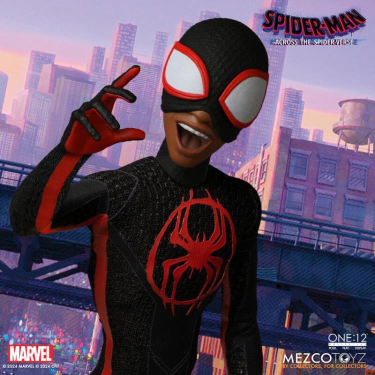 Preventa Figura Miles Morales - Spider-Man: Across the Spider-Verse - One:12 Collective marca Mezco Toyz 76631 escala pequeña 1/12