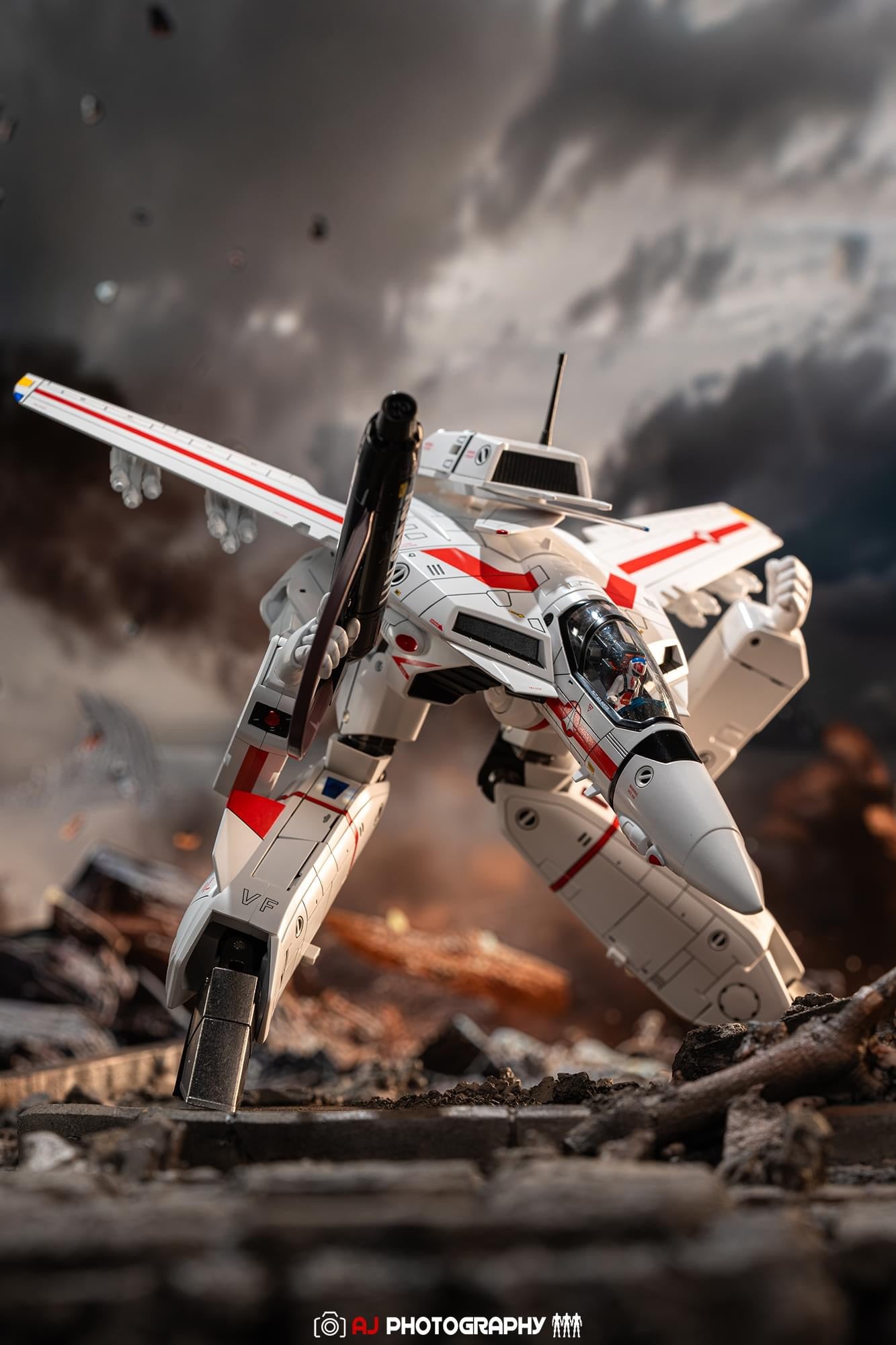 Pedido Figura ROBO-DOU VF-1J Veritech (Rick Hunter) - ROBOTECH marca Threezero 3Z0304 escala 1/72