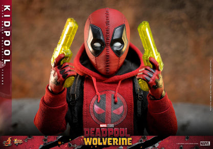 Preventa Figura Kidpool - Deadpool & Wolverine marca Hot Toys MMS763 escala 1/6