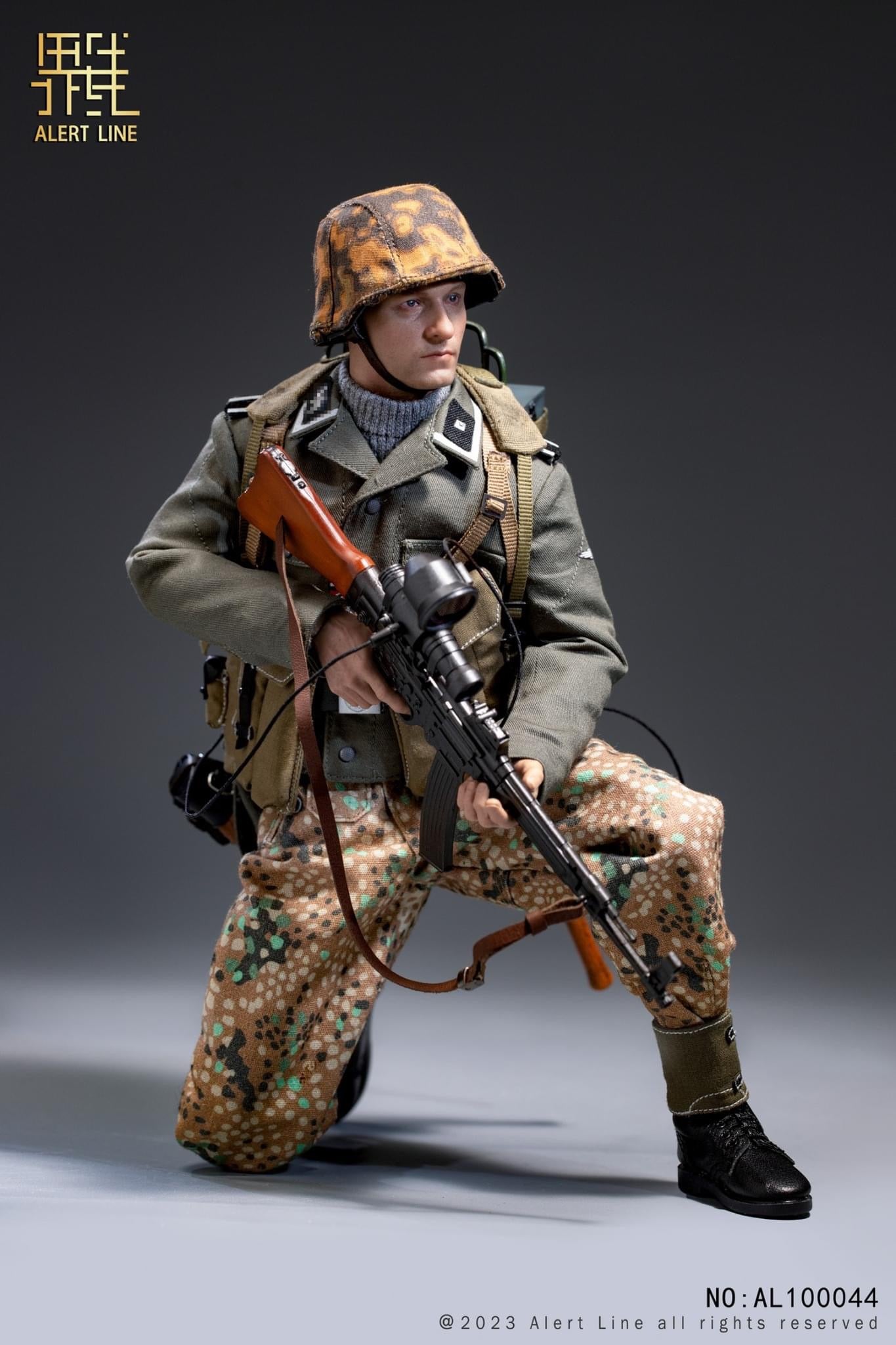 Preventa Figura WWII German Waffen-SS Soldier marca  Alert Line AL100044 escala 1/6