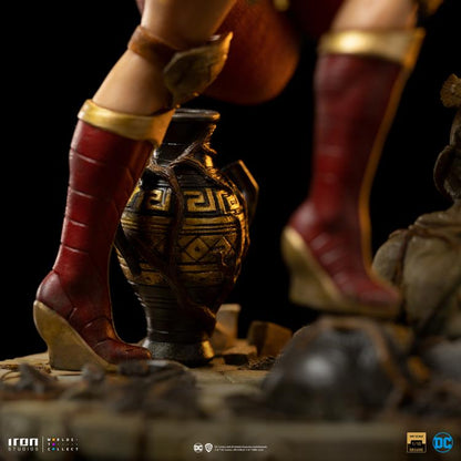 Preventa Estatua Wonder Woman Unleashed Deluxe - DC Comics - Limited Edition marca Iron Studios escala de arte 1/10