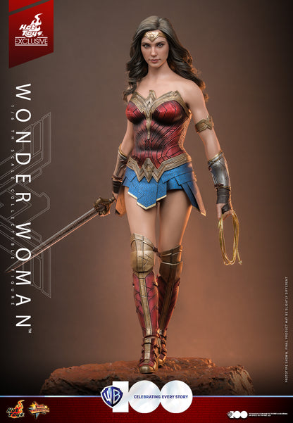 Preventa Figura WB100 WONDER WOMAN (EXCLUSIVA) marca Hot Toys MMS698 escala 1/6 (SOLO 7 DIAS DE PREVENTA)