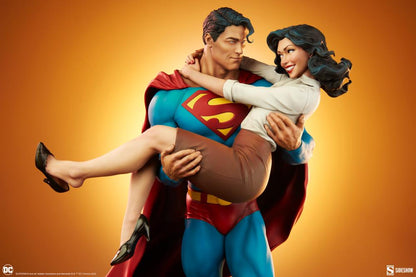 Pedido Estatua Superman & Lois Lane Diorama - DC Comics marca Sideshow Collectibles (55 cm)