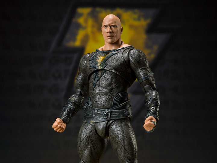 Pedido Figura Black Adam - S.H.Figuarts marca Bandai Spirits escala pequeña 1/12