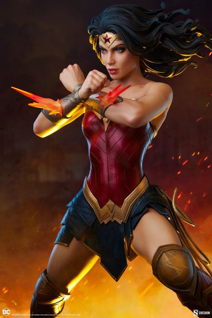 Preventa Estatua Wonder Woman: Saving the Day - DC Comics marca Sideshow Collectibles Premium Format (50 cm)