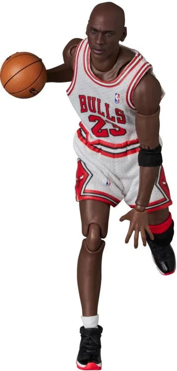 Preventa Figura Michael Jordan (Chicago Bulls Home) - NBA - MAFEX marca Medicom Toy No.255 escala pequeña 1/12