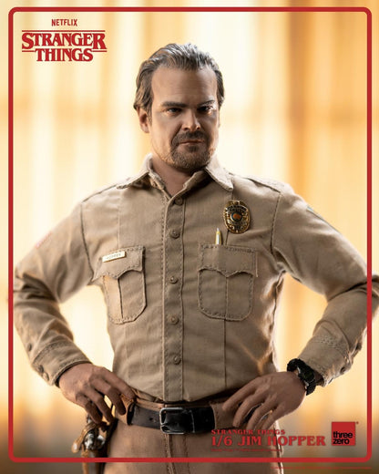 Preventa Figura Jim Hopper - Stranger Things marca Threezero 3Z0515 escala 1/6