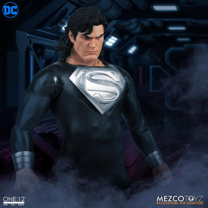 Pedido Figura Superman: Recovery Suit Edition - DC Comics One:12 Collective marca Mezco Toyz 76554 escala pequeña 1/12