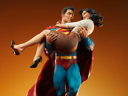 Pedido Estatua Superman & Lois Lane Diorama - DC Comics marca Sideshow Collectibles (55 cm)