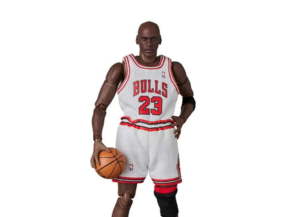 Preventa Figura Michael Jordan (Chicago Bulls Home) - NBA - MAFEX marca Medicom Toy No.255 escala pequeña 1/12