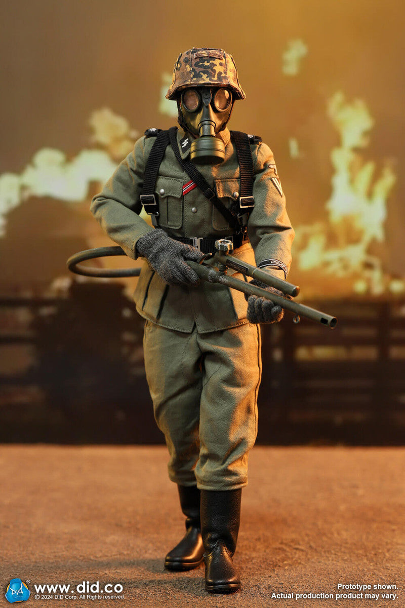 Pedido Figura Joerg - WWII German LAH Division Heer Flammenwerfer Gefreiter marca DID D80177 escala 1/6