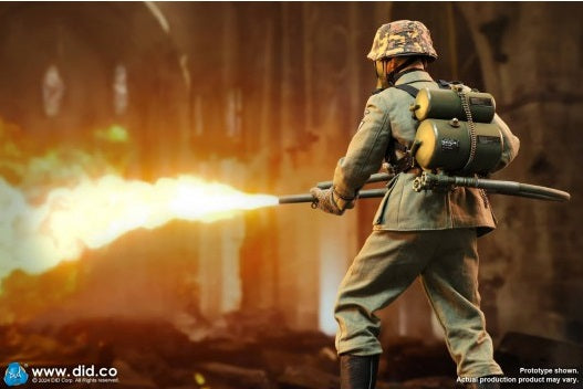 Pedido Figura Joerg - WWII German LAH Division Heer Flammenwerfer Gefreiter marca DID D80177 escala 1/6