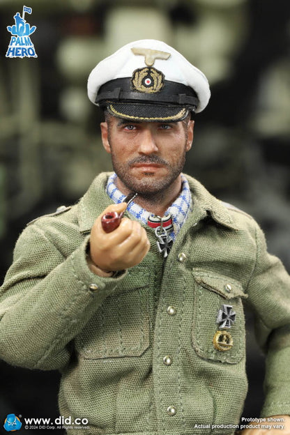 Pedido Figura Lehmann - WWII German U-Boat Commander - Palm Hero Series marca DID XD80026 escala pequeña 1/12