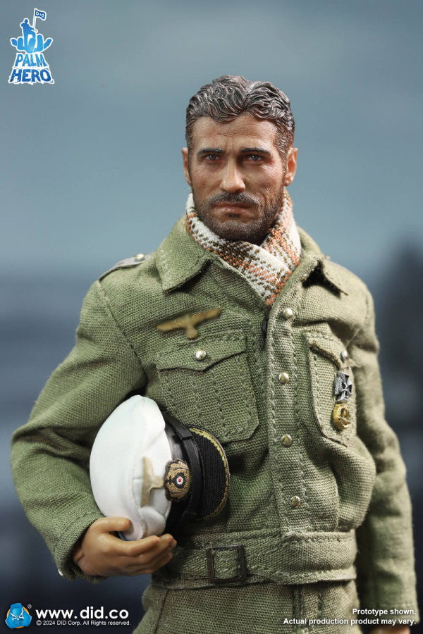 Pedido Figura Lehmann - WWII German U-Boat Commander - Palm Hero Series marca DID XD80026 escala pequeña 1/12