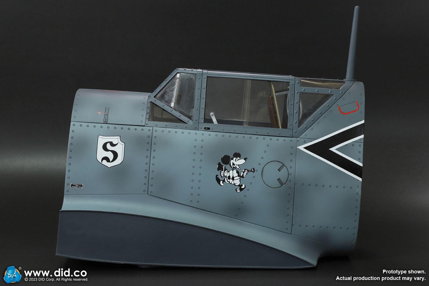 Preventa Base Diorama Cockpit/Cabina BF-109 (Grey Blue) marca DID E60065B escala 1/6