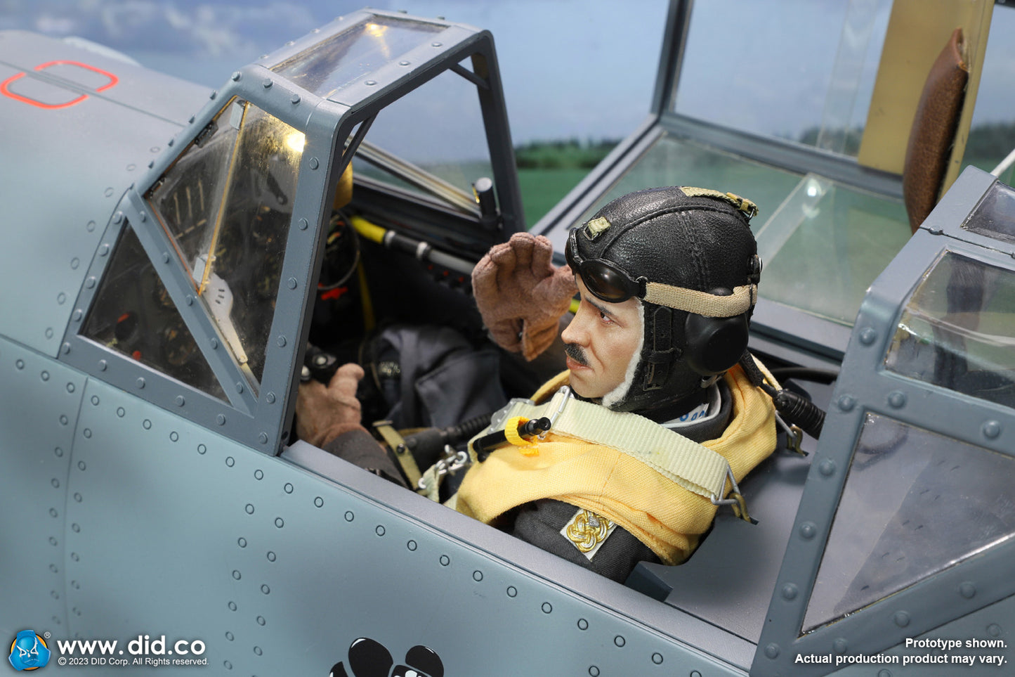 Preventa Base Diorama Cockpit/Cabina BF-109 (Grey Blue) marca DID E60065B escala 1/6