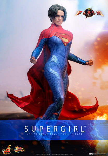 Preventa Figura SUPERGIRL - The Flash marca Hot Toys MMS715 escala 1/6