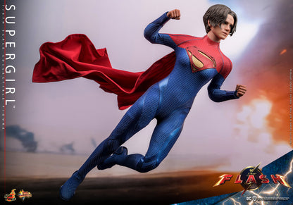 Preventa Figura SUPERGIRL - The Flash marca Hot Toys MMS715 escala 1/6