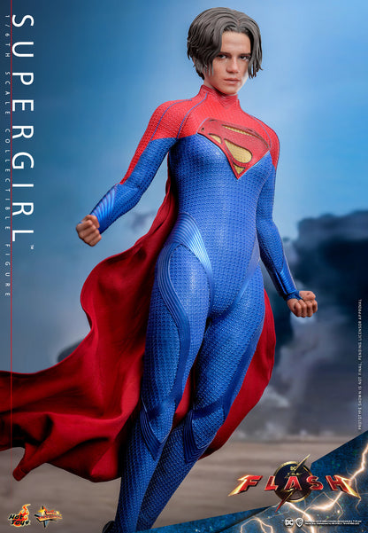 Preventa Figura SUPERGIRL - The Flash marca Hot Toys MMS715 escala 1/6