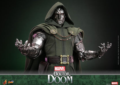 Preventa Figura Doctor Doom - Marvel Comics marca Hot Toys CMS022 escala 1/6