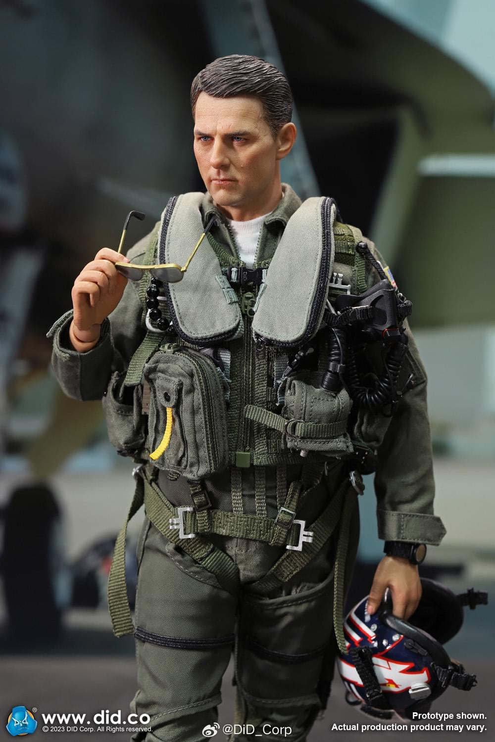 Pedido Figura Captain Mitchell - The US Navy Fighter Weapons School Instructor F/A-18E Pilot marca DID MA80170 escala 1/6