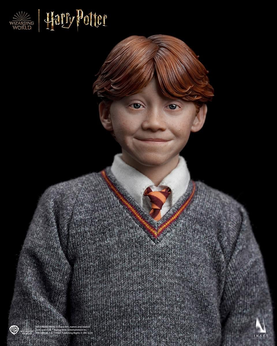 Preventa Figura Ron Weasley - Hogwarts School Uniform (Standard Edition) (Cabello Esculpido) marca Inart AG010S1 escala 1/6