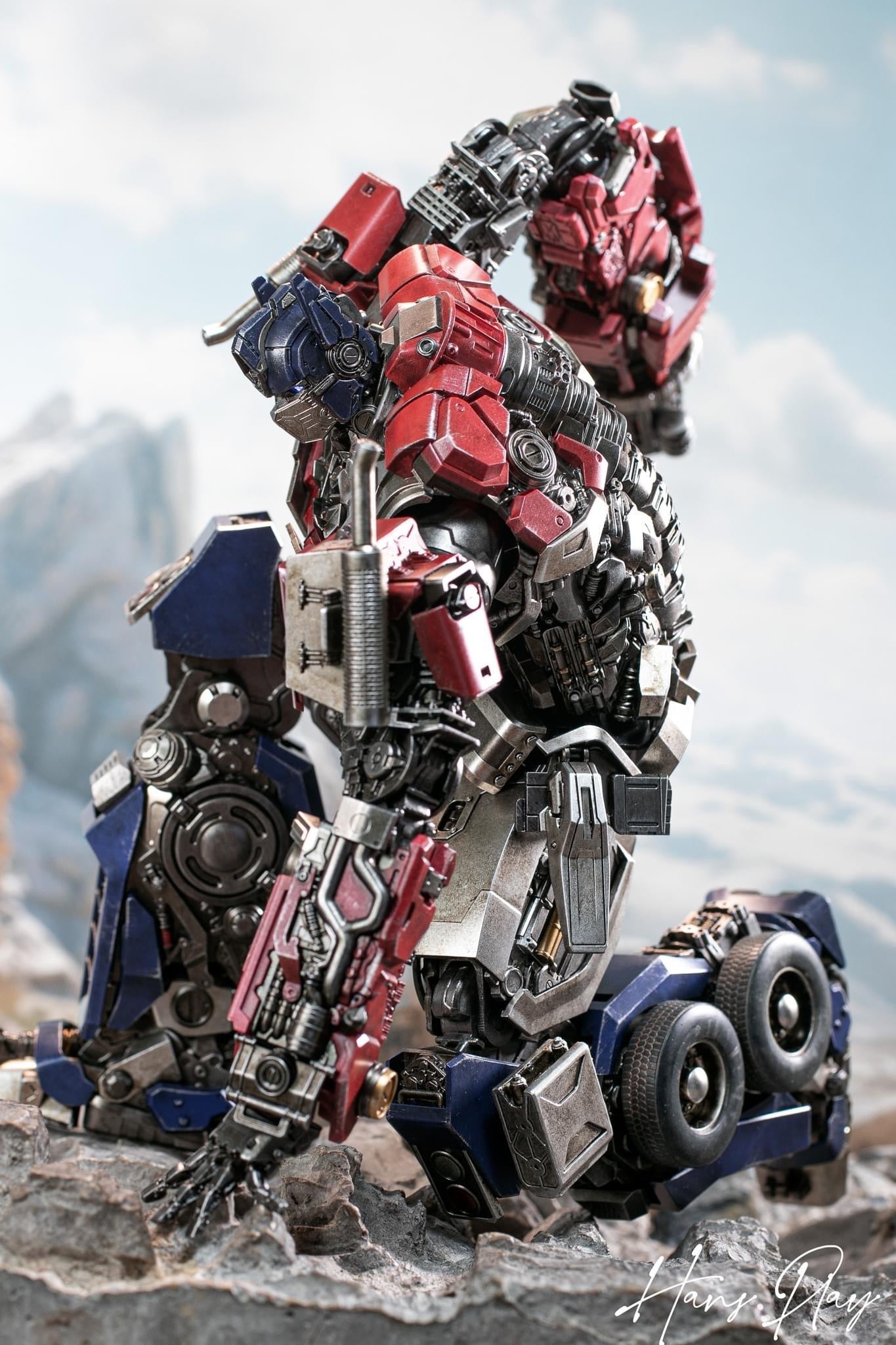 Pedido Figura DLX Optimus Prime - Transformers: Rise of the Beasts marca Threezero 3Z0432 (28.5 cm)