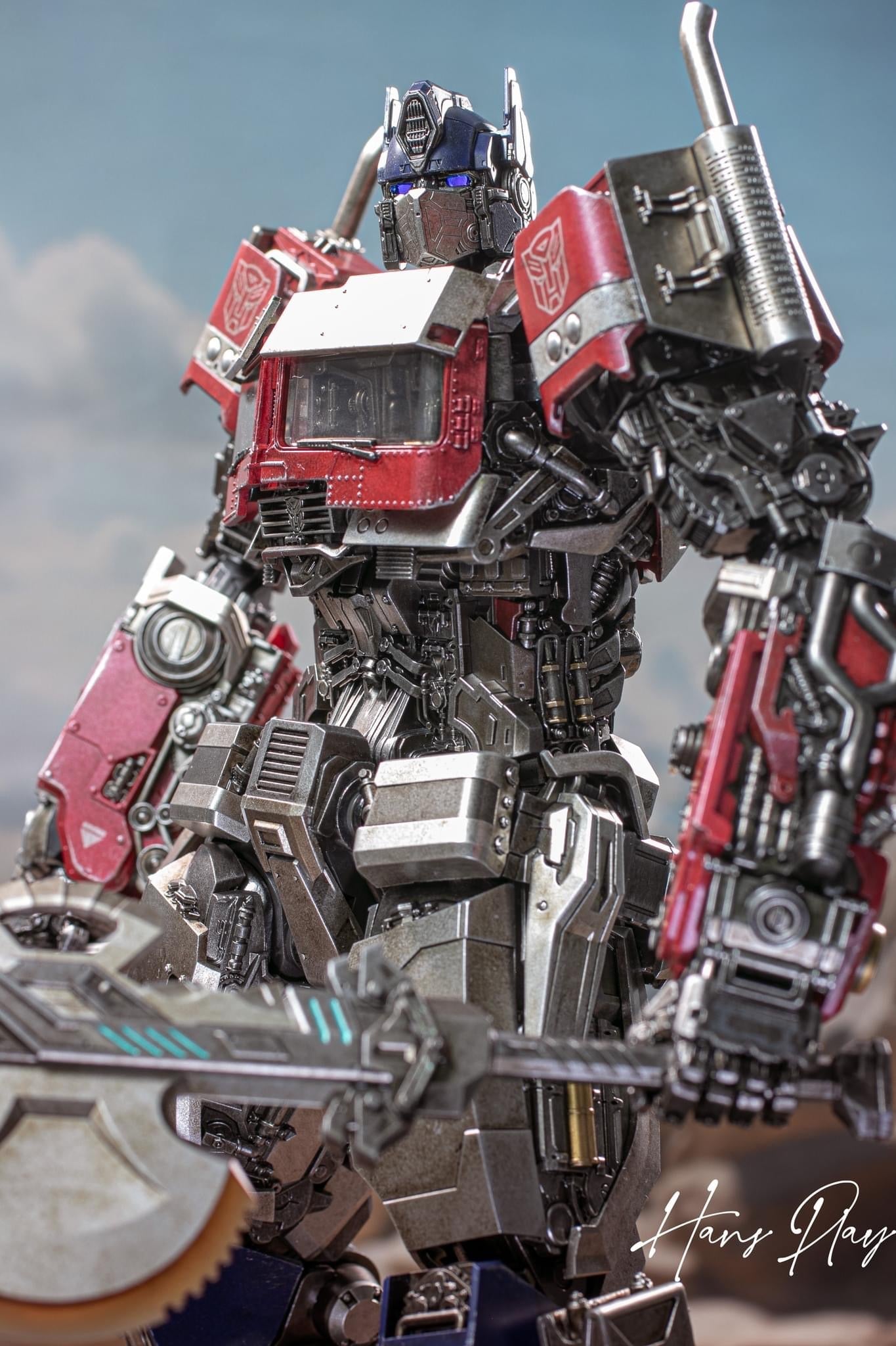 Pedido Figura DLX Optimus Prime - Transformers: Rise of the Beasts marca Threezero 3Z0432 (28.5 cm)