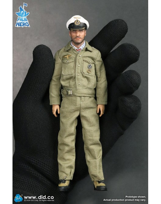 Pedido Figura Lehmann - WWII German U-Boat Commander - Palm Hero Series marca DID XD80026 escala pequeña 1/12