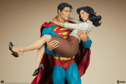 Pedido Estatua Superman & Lois Lane Diorama - DC Comics marca Sideshow Collectibles (55 cm)