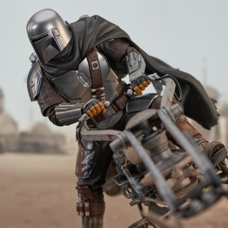 Pedido Estatua Din Djarin con Speeder Bike (Edición limitada) (Resina) - The Mandalorian - Premier Collection marca Diamond Select Toys escala 1/7