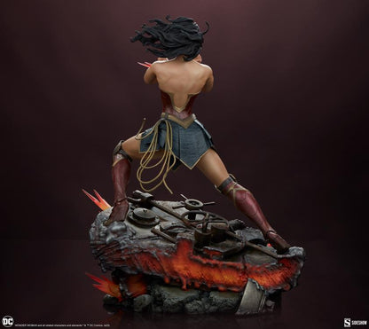 Preventa Estatua Wonder Woman: Saving the Day - DC Comics marca Sideshow Collectibles Premium Format (50 cm)