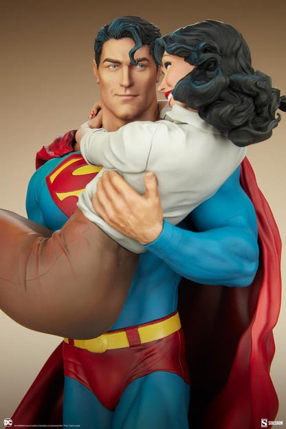 Pedido Estatua Superman & Lois Lane Diorama - DC Comics marca Sideshow Collectibles (55 cm)