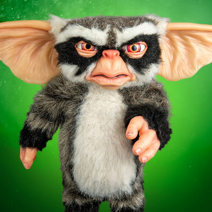 Preventa Figura George Mogwai - Gremlins 2: The New Batch - Prop Replica marca Trick or Treat Studios escala real 1/1