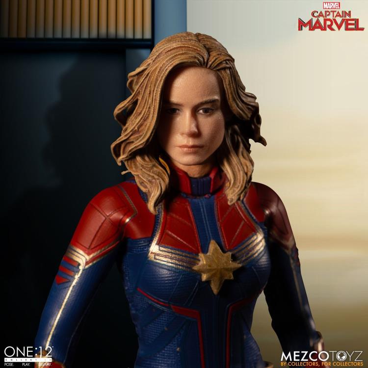 Pedido Figura Captain Marvel - One:12 Collective marca Mezco Toyz 76670 escala pequeña 1/12