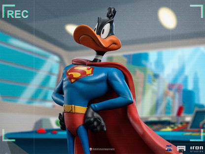 Pedido Estatua Duck Superman - Space Jam: A New Legacy - marca Iron Studios escala de arte 1/10