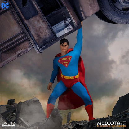 Pedido Figura Superman - Man of Steel Edition One:12 Collective marca Mezco Toyz 76553 escala pequeña 1/12