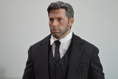 Figura Deluxe Bruce marca EM Custom Studios escala 1/6