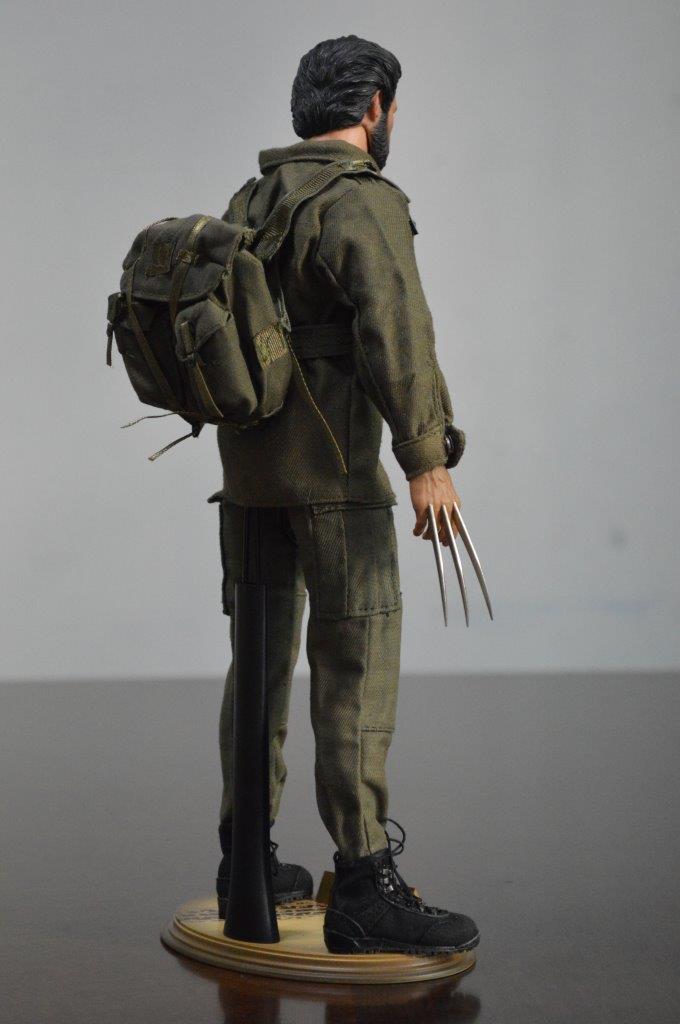 Figura Wolfman con Uniforme Militar marca EM Custom Studios escala 1/6