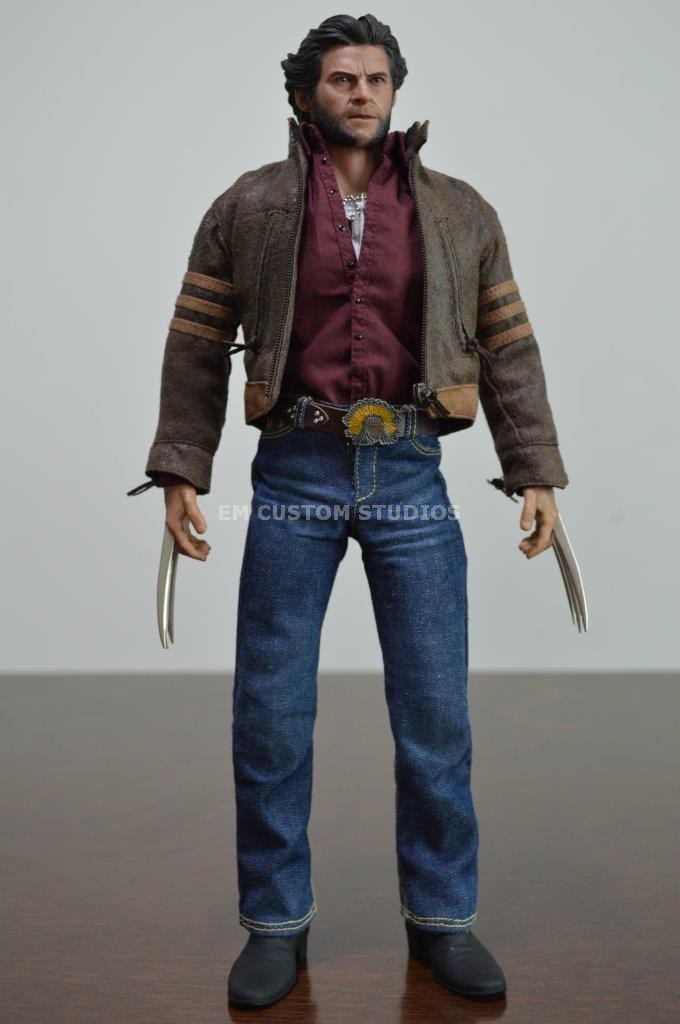 Figura Wolfman Deluxe doble garras marca custom escala 1/6