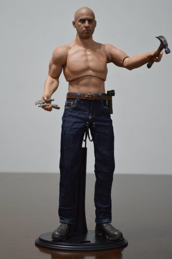 Figura Tough Guy Mecánico marca EM Custom Studios escala 1/6