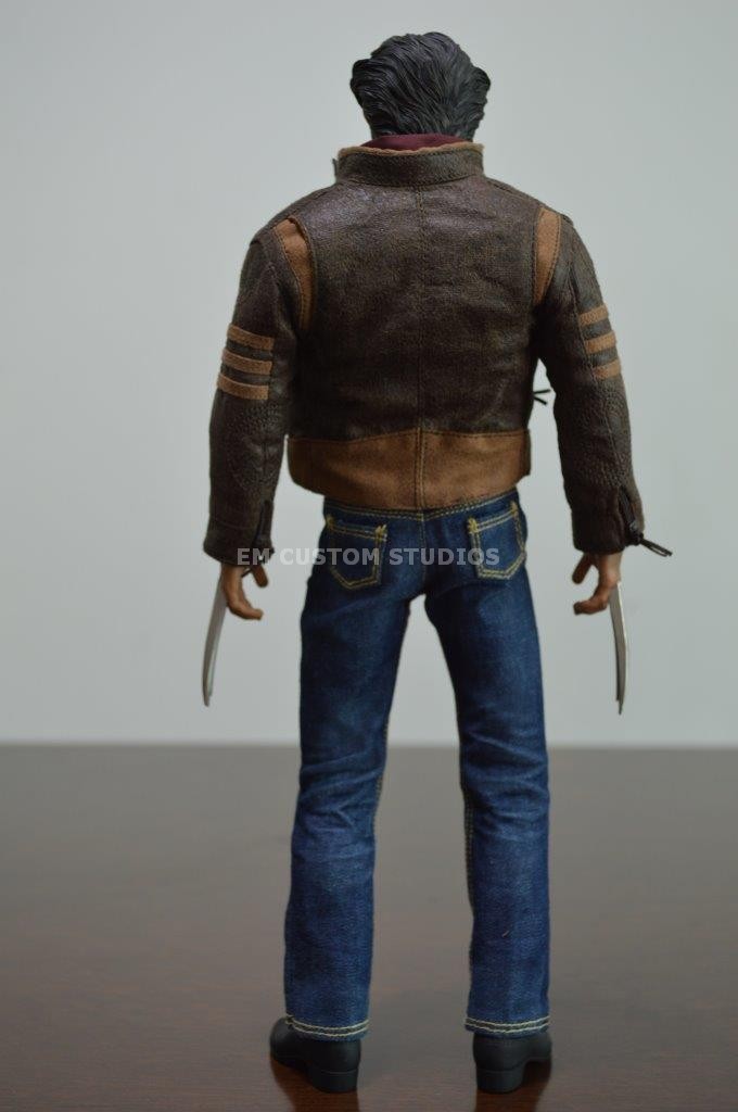 Figura Wolfman Deluxe doble garras marca custom escala 1/6