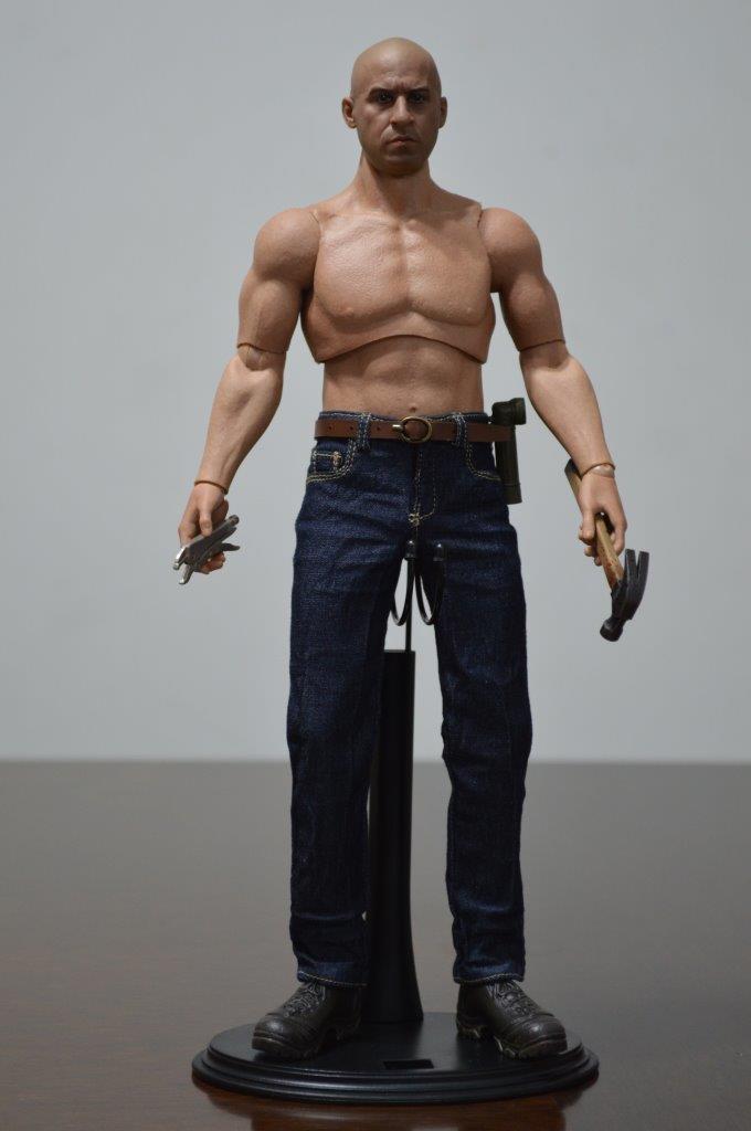 Figura Tough Guy Mecánico marca EM Custom Studios escala 1/6