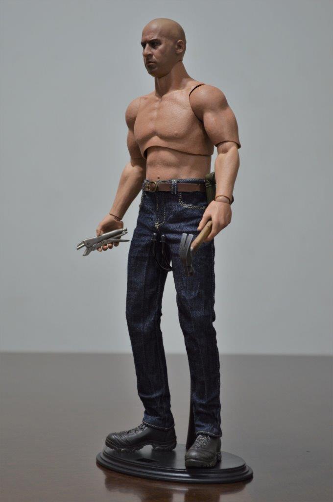 Figura Tough Guy Mecánico marca EM Custom Studios escala 1/6