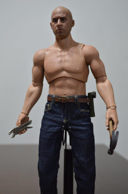 Figura Tough Guy Mecánico marca EM Custom Studios escala 1/6