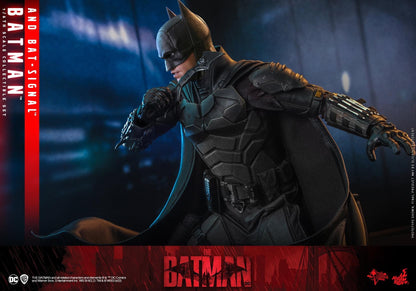 Preventa Figura Batman & Bat-Signal - The Batman marca Hot Toys MMS641 escala 1/6