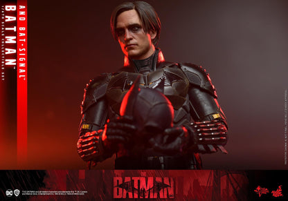 Preventa Figura Batman & Bat-Signal - The Batman marca Hot Toys MMS641 escala 1/6